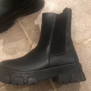 Forever 21 Black slip on thick soles boots